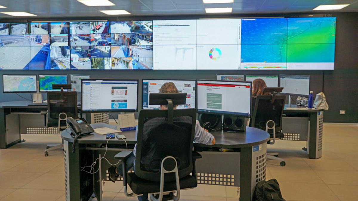 6166d0e79fbf3327ba0521ea o U v2