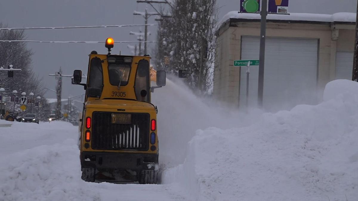 618ef2a4a3fa902a9284b4d7 o U v2